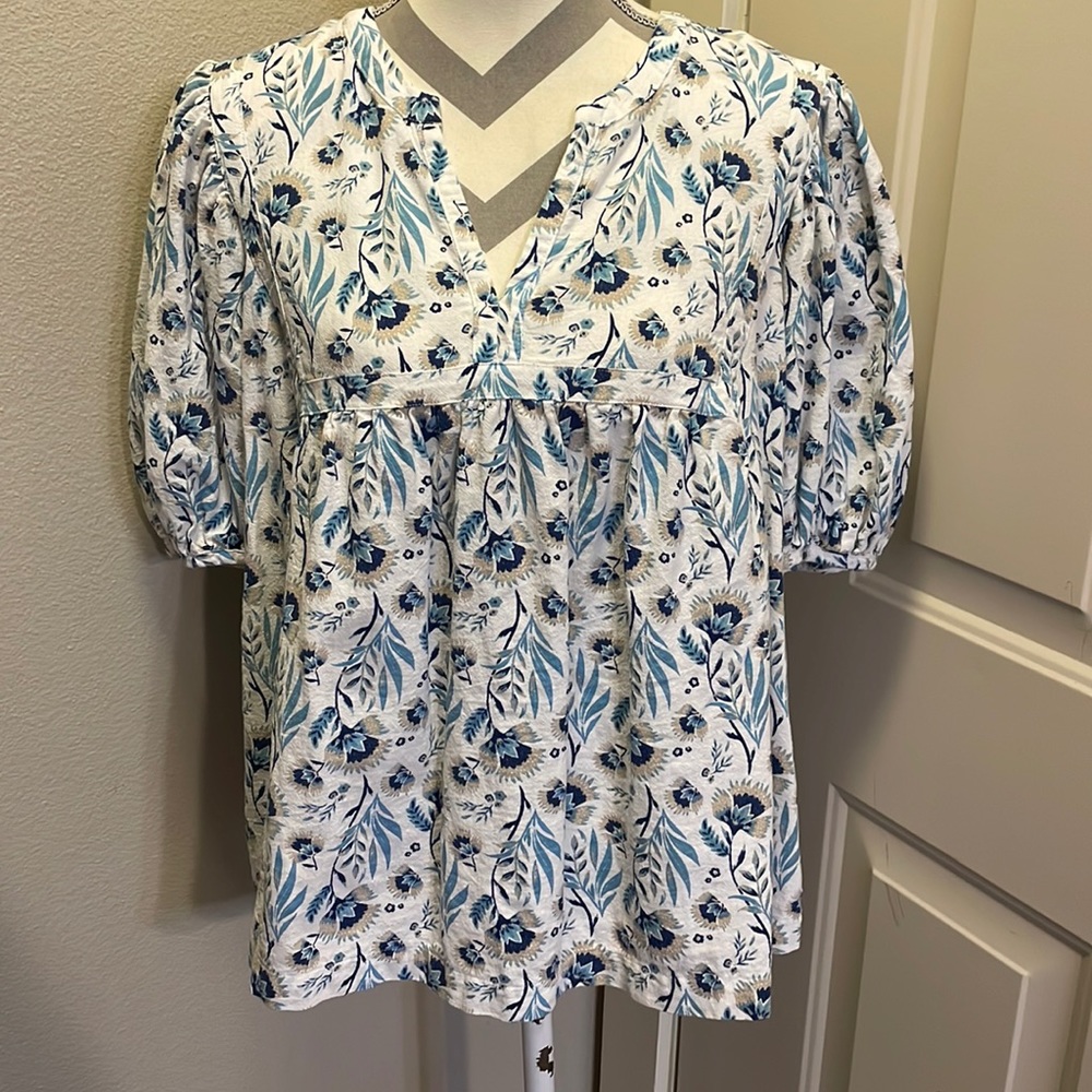 Universal Thread patterned top sz XL